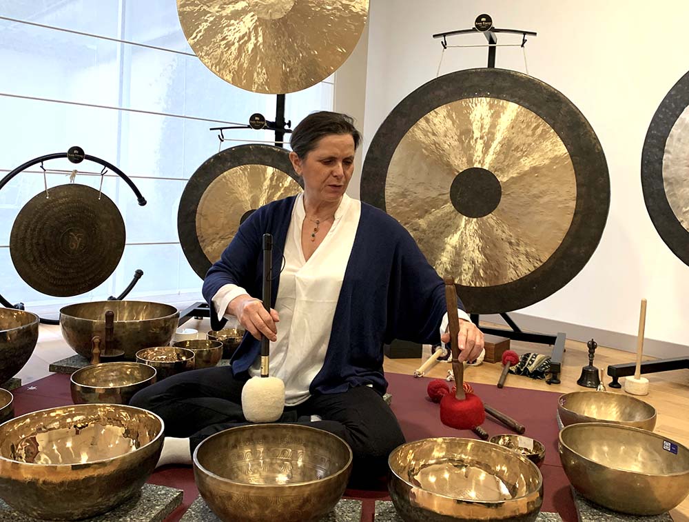 Bol chantant et gongs à Chalons en Champagne